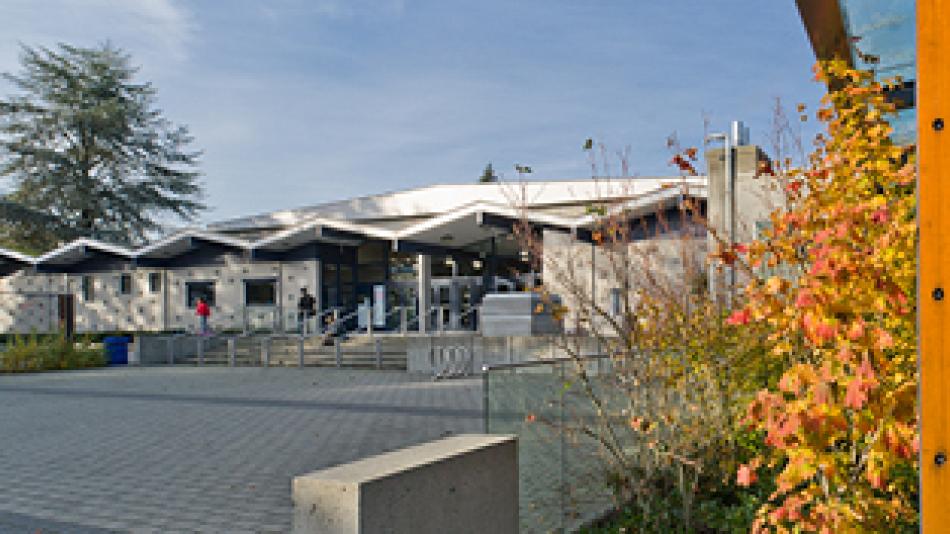 Ice_Arena_327X176.jpg